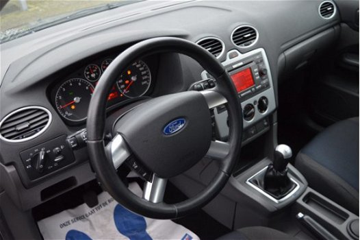 Ford Focus Wagon - 1.6-16V Futura | Cruise Control | Voorruit/stoelverwarming | Dealer Onderhouden | - 1
