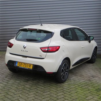 Renault Clio - 0.9 TCe Expression .5 deurs. Verkeerd in werkelijke nieuwstaat. o.a. Navigatie en Air - 1