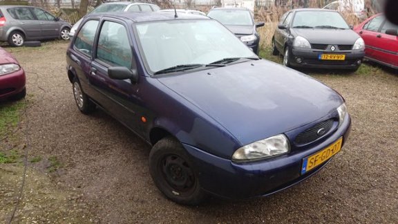 Ford Fiesta - 1.3 Techno Zeer weinig kilometers - 1