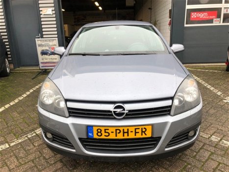 Opel Astra - 1.8 Sport 5-deurs electrische ramen+spiegels lm-velgen cruise controle trekhaak 109dzkm - 1