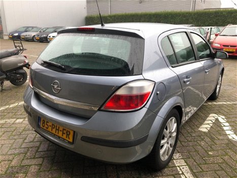 Opel Astra - 1.8 Sport 5-deurs electrische ramen+spiegels lm-velgen cruise controle trekhaak 109dzkm - 1