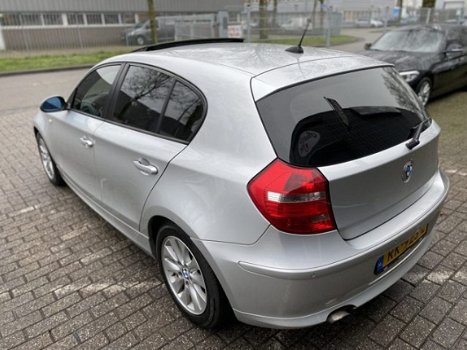 BMW 1-serie - 118i Navigatie, ECC, Schuifdak, Stoelverwarming - 1