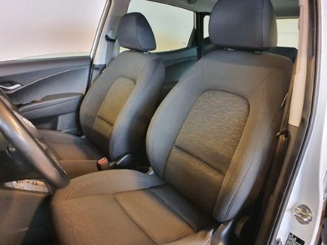 Hyundai ix20 - 1.6i Go |Navigatie |Parkeersensoren |Camera|Schuifkanteldak| - 1