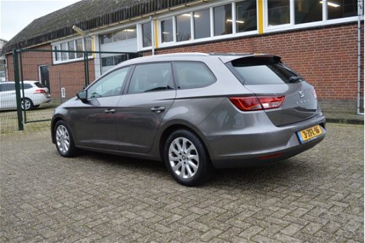 Seat Leon ST - 1.6 TDI Sport / 12-2014 Led verl. / Navi / Leder/alcantara / Blanke dakrails - 1