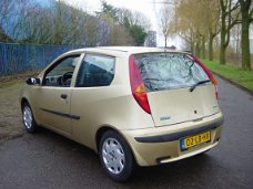 Fiat Punto - 1.2 DYNAMIC ECHT EEN TOP AUTO