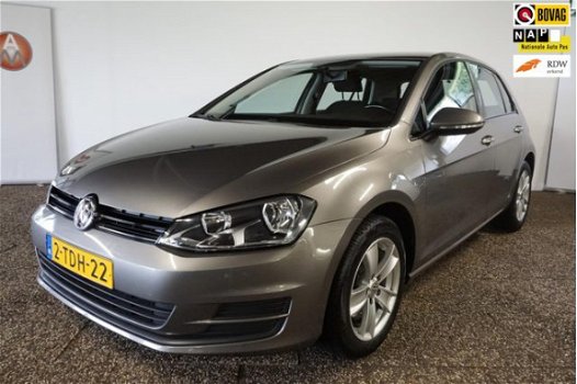 Volkswagen Golf - 1.2 TSI Trendline Airco, Lm, Trekhaak - 1