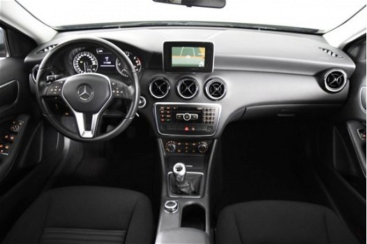Mercedes-Benz A-klasse - A180 d *Navigatie*18 inch velgen*Connect - 1