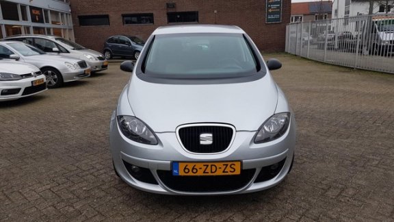 Seat Altea - 1.6 Comfortstyle - Airco - Cruise - L.m velgen - 1