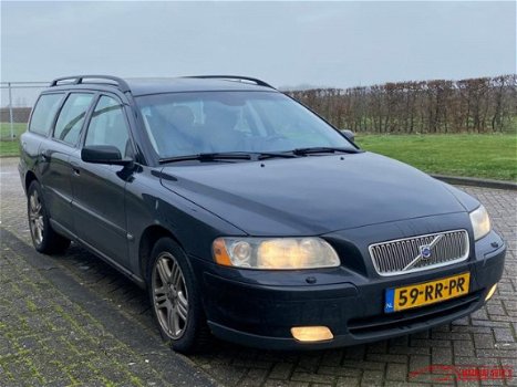 Volvo V70 - 2.4D Edition II - 1