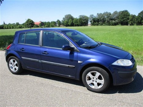 Renault Mégane - 1.5 dCi Privilège Comfort Met Airco/Cr-control/Elektrische ramen - 1