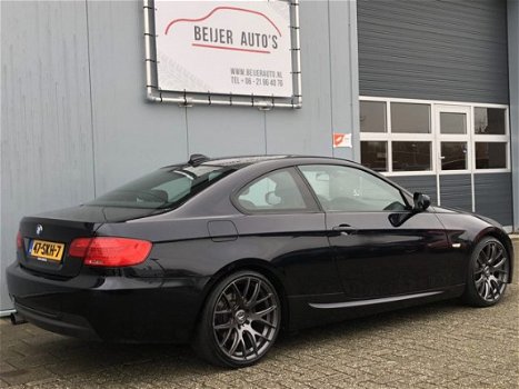 BMW 3-serie Coupé - 320i M-pakket/Navigatie/Xenon/19inch/Leer - 1