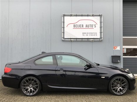 BMW 3-serie Coupé - 320i M-pakket/Navigatie/Xenon/19inch/Leer - 1