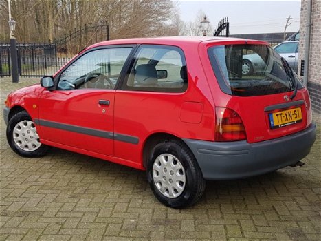 Toyota Starlet - 1.3-16V XLi Dealer O/H zeer netjes - 1