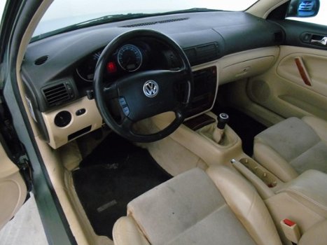Volkswagen Passat Variant - 2.8 V6 Highline 4Motion - 1