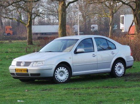 Volkswagen Bora - 1.6 Trendline (AIRCO + INRUIL MOGELIJK ) - 1