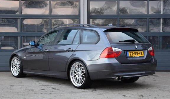 BMW 3-serie Touring - 320d Dynamic Executive * LEER * NAVIGATIE * AUTOMAAT * SPORTSTOELEN * XENON - 1