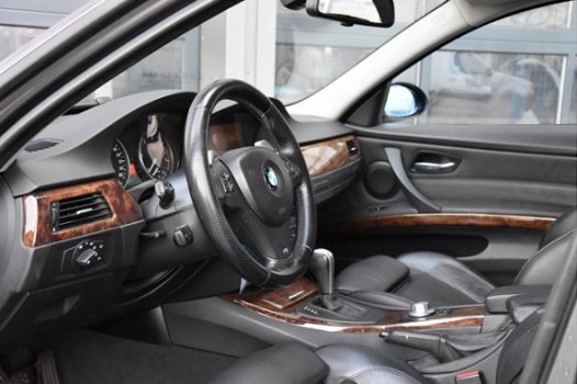 BMW 3-serie Touring - 320d Dynamic Executive * LEER * NAVIGATIE * AUTOMAAT * SPORTSTOELEN * XENON - 1
