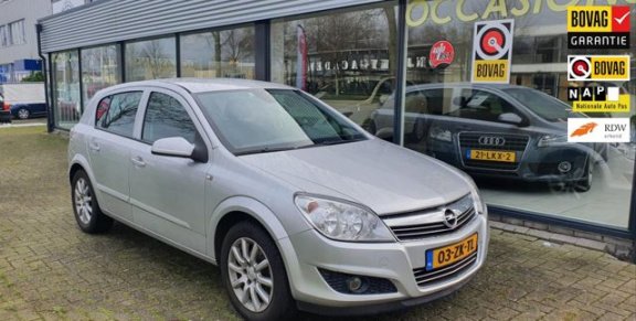 Opel Astra - 1.6 Temptation Automaat, Airco, Trekhaak - 1