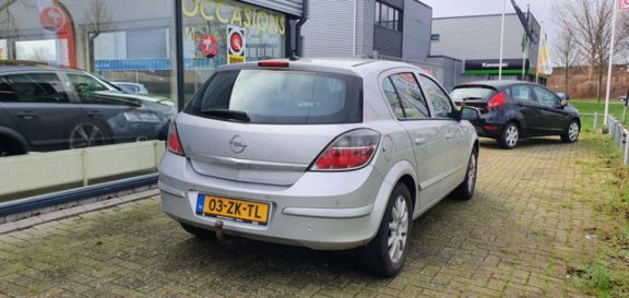 Opel Astra - 1.6 Temptation Automaat, Airco, Trekhaak - 1