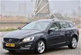 Volvo V60 - 2.4 D6 AWD Plug-In Hybrid R-Design BTW/ Dealer auto - 1 - Thumbnail