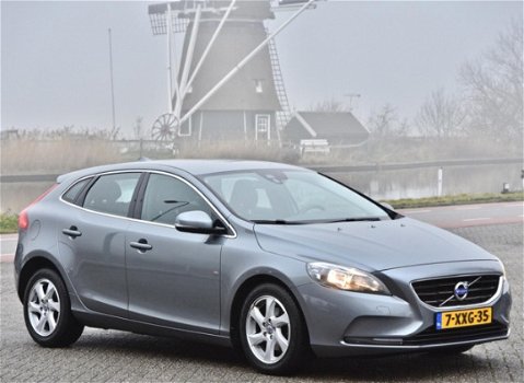 Volvo V40 - 1.6 D2 R-Design Business BTW/ Dealer auto - 1