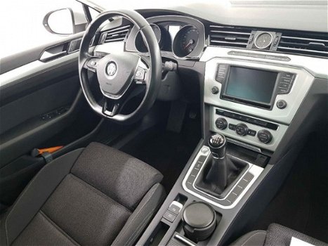 Volkswagen Passat - 1.6 TDI Comfortline 88kW 4drs - 1