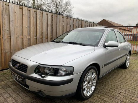 Volvo S60 - 2.5 T AWD Geartronic - YoungTimer - 1