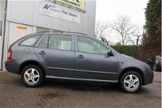 Skoda Fabia Combi - 1.4 16V Luxe uitv. Airco Cruise Dealer ond