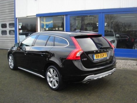 Volvo V60 - 2.4 D5 SUMMUM, AUT, LEDER, SCHUIFD, 18INCH, XENON NW ST - 1