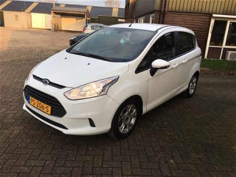 Ford B-Max - 1.4 90pk, 4 cilinder, Parkeersensoren, Bluetooth carkit - 1