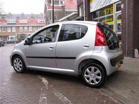 Peugeot 107 - 1.0-12V XR - 1