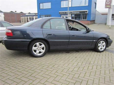 Opel Omega - 2.2i-16V Elegance - 1