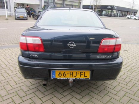 Opel Omega - 2.2i-16V Elegance - 1