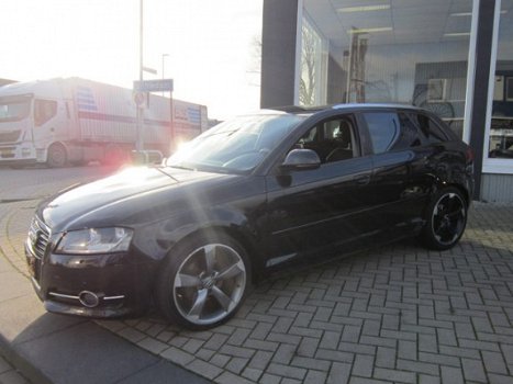 Audi A3 Sportback - 2.0 TDI Ambit. B.E - 1