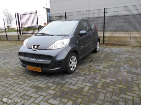 Peugeot 107 - 1.0-12V Millesim 200 AIRCO - 1