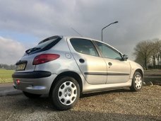 Peugeot 206 - 1.4 Gentry, BJ 2000, Weinig km, APK Jan 2021, NAP