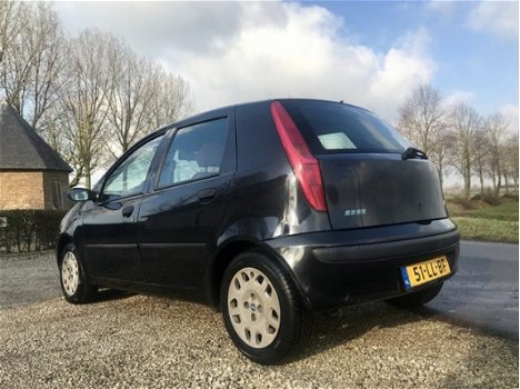 Fiat Punto - 1.2-16V Dynamic, BJ 2004, Weinig km, NAP, APK Feb 2021 - 1