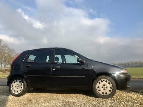 Fiat Punto - 1.2-16V Dynamic, BJ 2004, Weinig km, NAP, APK Feb 2021 - 1