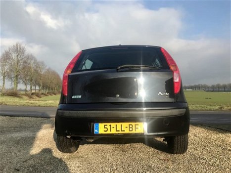 Fiat Punto - 1.2-16V Dynamic, BJ 2004, Weinig km, NAP, APK Feb 2021 - 1