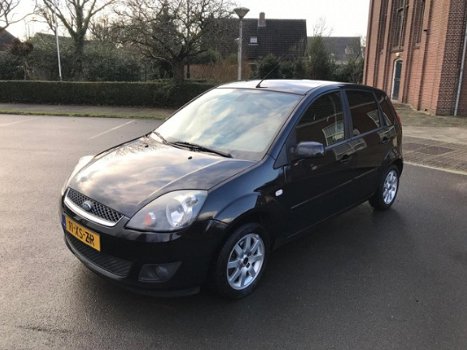 Ford Fiesta - 1.3-8V Futura 5 DEURS AIRCO - 1