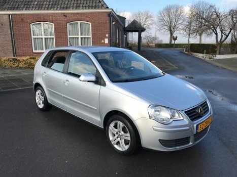 Volkswagen Polo - 1.4-16V Optive 5 DEURS/AIRCO ZEER NETTE AUTO - 1