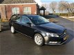 Volkswagen Passat Variant - 1.6 TDI Comfortline BlueMotion NAVIGATIE / TREKHAAK - 1 - Thumbnail