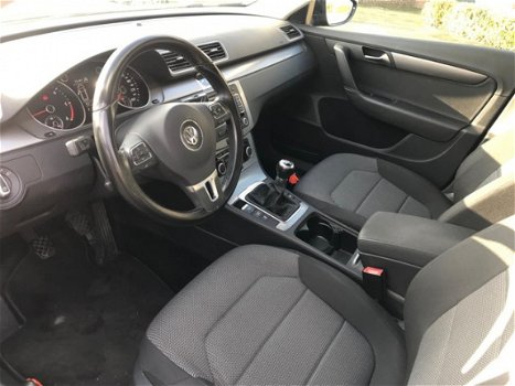 Volkswagen Passat Variant - 1.6 TDI Comfortline BlueMotion NAVIGATIE / TREKHAAK - 1