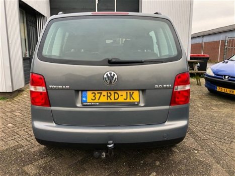 Volkswagen Touran - 2.0-16V FSI Trendl. GOED ADVERTENTIE LEZEN - 1