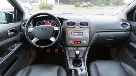 Ford Focus Wagon - 1.8 Limited Leer, Navigatie, Trekhaak, PDC, 127213 km - 1