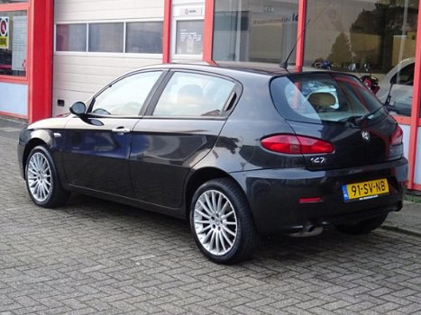 Alfa Romeo 147 - 1.6 T.Spark Veloce Distinctive leder - 1