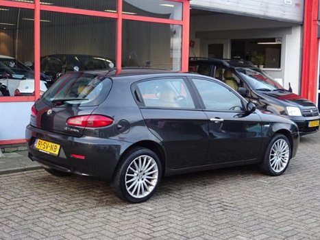 Alfa Romeo 147 - 1.6 T.Spark Veloce Distinctive leder - 1