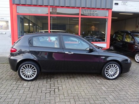 Alfa Romeo 147 - 1.6 T.Spark Veloce Distinctive leder - 1