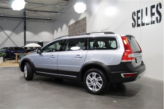 Volvo XC70 - 2.0 D4 FWD Navigatie | Stoelverwarming | RSE-entertainmentsysteem | LM Velgen | - 1