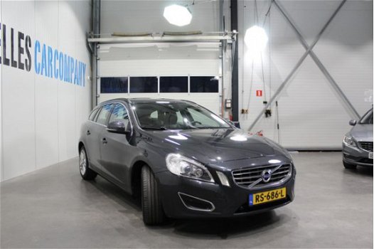 Volvo V60 - 2.0 D4 Summum | Xenon | Leder | Schuifkanteldak | Navigatie | - 1